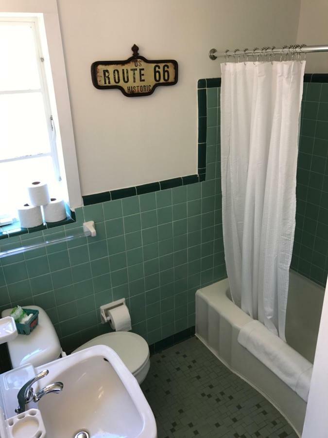 Dame Fortune's Cottage Court Hot Springs Extérieur photo