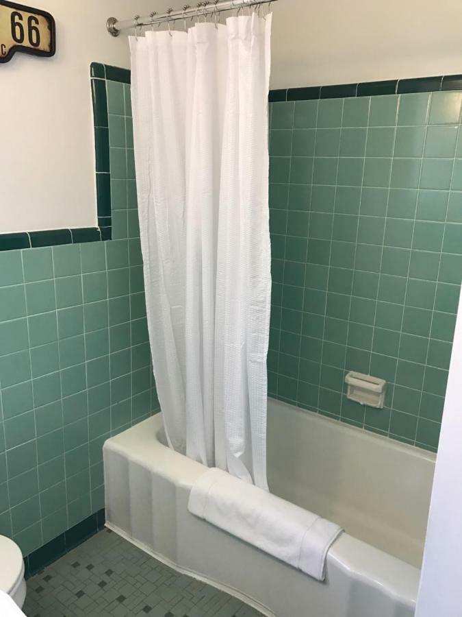 Dame Fortune's Cottage Court Hot Springs Extérieur photo